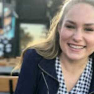 Meet your Posher, Alexandra ola